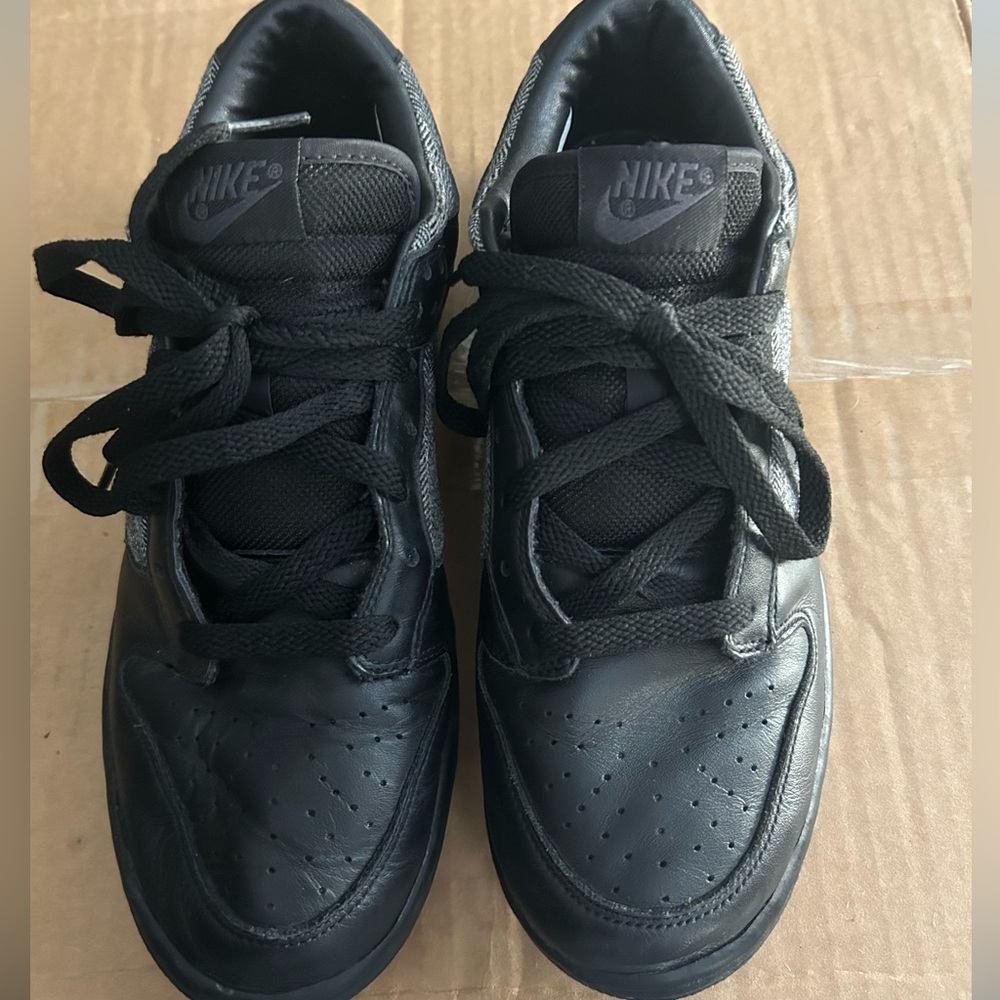 Nike Dunk Low size 9.5